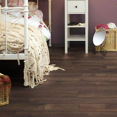 Kronotex Amazone  D4766 Дуб темный Петерсон